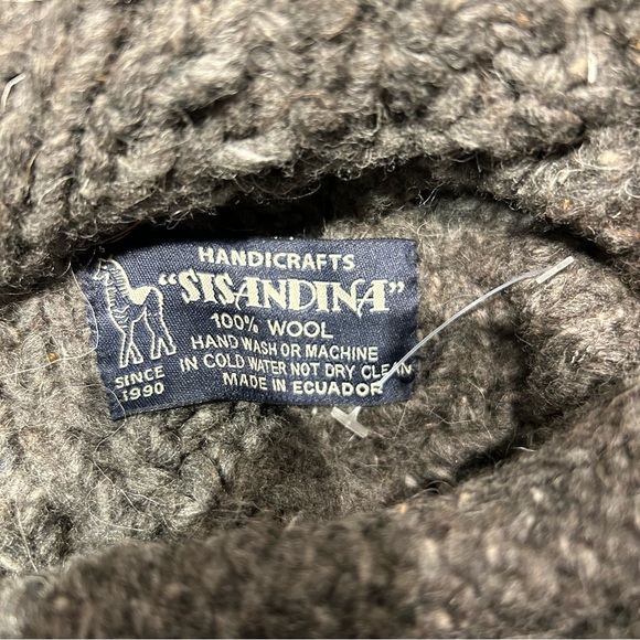 Handcrafyed Sisandina 100% Wool Hooded Zip Sweater - Picture 3 of 5